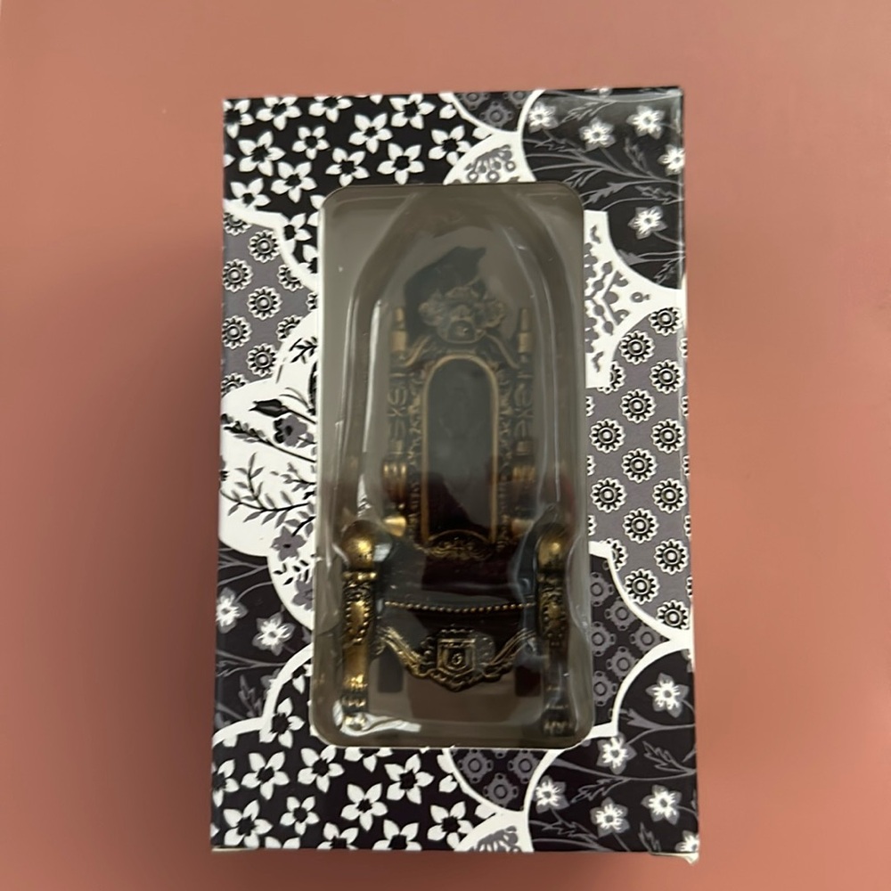Taylor Swift Reputation Throne Ornament